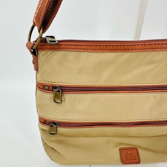 The Sak Esperato Nylon Crossbody Traveler Organizer Tan EUC! Lightweight Utility - Picture 5 of 12